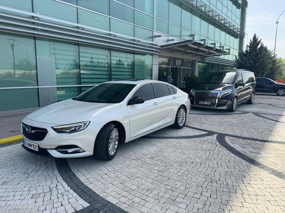 Konforlu Lüks Araç